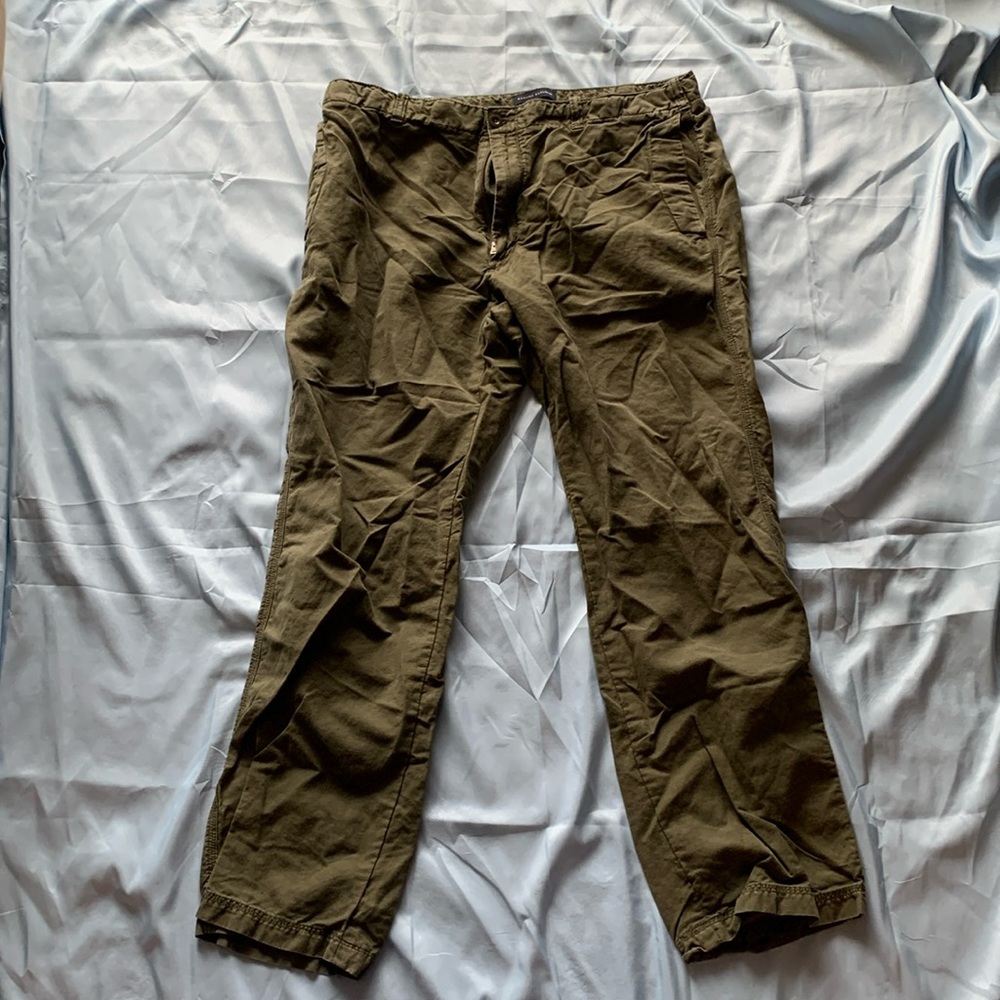 Banana Republic Men’s 38/32 Pants-Olive Drab